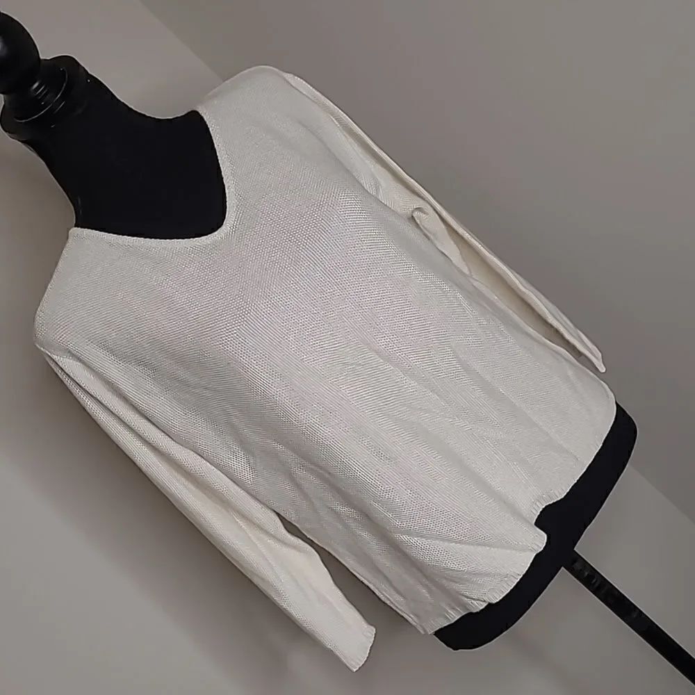 Sarah McKenzie  pullover cropped top